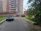 Административное здание с земельным участком в центре Соснового Бора
