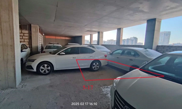 Нежилое помещение - 21 кв. м, адрес: Самарская обл., г. о. Самара, вн. р-н Промышленный, г. Самара, ул. Губанова, д. 9, гаражное место 5-17, кадастровый номер 63:01:0708002:4577, ведется работа по освобождению от имущества третьих лиц