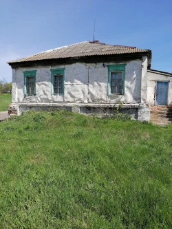 Здание 73 кв. м и земельный участок в Курской области, с. Березово