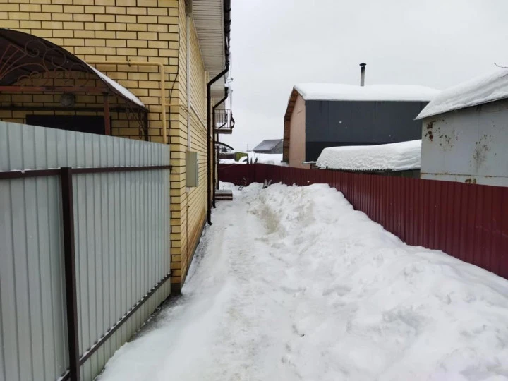 Квартира (1 этаж, мансарда) - 112,1 кв. м в многоквартирном доме, 1/4 доли общей долевой собственности земельного участка - 595 кв.м, адрес: Ярославская обл., г. Ярославль, пер. Слепнева 2-й, д. 19, кв. 4