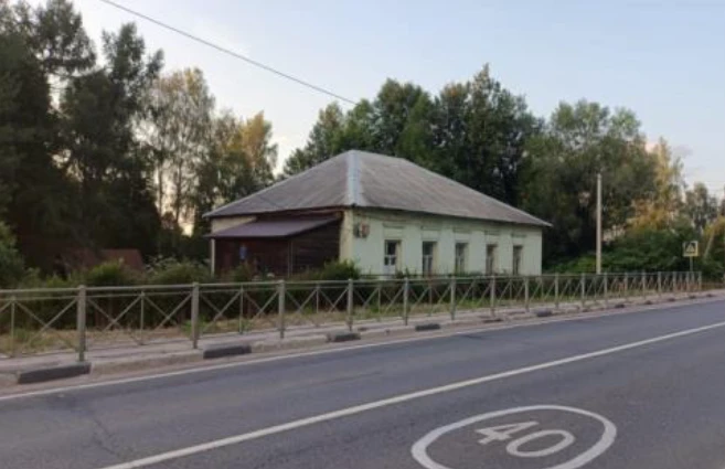 Здание площадью 145,4 кв. м, земельный участок  площадью 2782 кв.м : Ярославская область, р-н Некрасовский, с. Левашово, ул. Советская, д. 12, с земельным участком