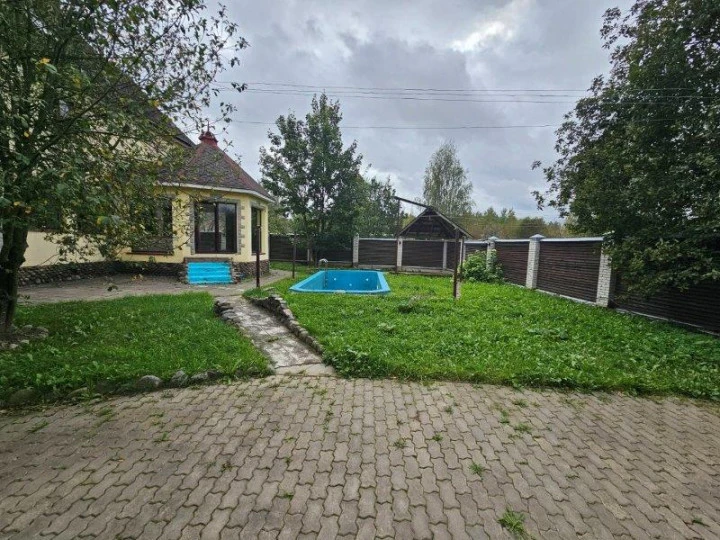 Коттедж  318,3 кв. м с участком 1 200 кв. м в дер. Аро