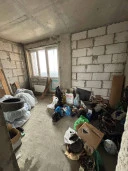 Жилое помещение (квартира), пл. 65,4 кв. м, эт. 4, кад. номер: 50:49:0010103:2396, местоположение: МО,  г. Звенигород, кв-л Маяковского, д. 19а, кв. 15. В соответствии с выпиской из домовой книги от 13.04.2026, зарегистрированные лица отсутствуют.