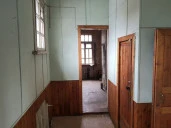 Историческое здание с участком в Ломоносове