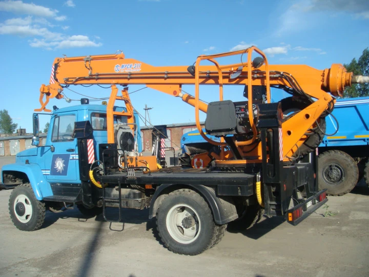 Грузовой с буровой установкой ГАЗ-33086