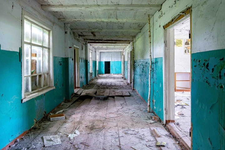 Нежилое здание, площадью 627,1 кв.м. с земельным участком, площадью 3 801 кв.м. с с. Суморьево