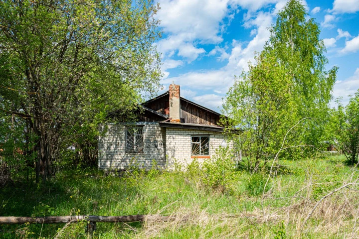 Нежилое здание, пл. 88,5 кв. м и З/у пл. 867+/-10 кв.м., Нижегородская обл., г. Арзамас, микрорайон Кирилловский, линия 17-я, д. 1