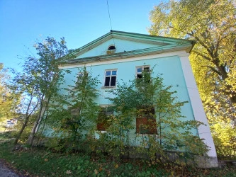 Нежилое здание, 2-этажное, площадь 743,4 кв. м, земельный участок, площадь 1048 кв. м по адресу: Ярославская область, Переславль-Залесский муниципальный округ, село Берендеево, улица Горького, дом 6