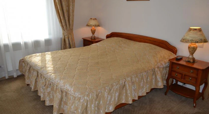 Гостиница 4* в  г. Ярославле, на Московском пр-те, д. 10/15, с земельным участком