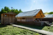Эко-отель с фермой в Калужской области, Тарусский район (5 зданий, 14 земельных участков площадью 15,8 га, движимое имущество)