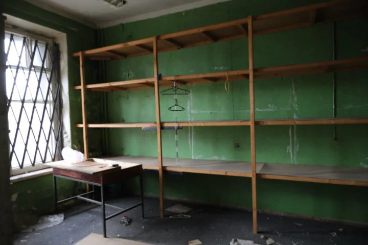 Право аренды помещения площадью 1 457,2 кв. м в Апраксином дворе.