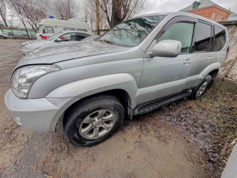 Легковой автомобиль Land Cruiser Prado 120, 2008 года выпуска