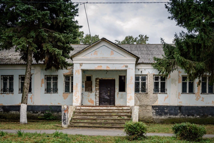 1) Земельный участок, площадь 3023 кв.м., кадастровый номер: 48:07:1190504:9; 2) Здание конторы, площадь 393 кв. м., кадастровый номер: 48:07:1190403:140, расположенные по адресу: Липецкая область, м.о. Елецкий, с. Воронец, ул. Клубная, д.20