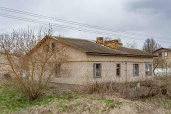 Здание 85,4 кв.м. и земельный участок 654,99 кв.м. по адресу: Российская Федерация, Орловская область, м.р-н Болховский, с.п. Злынское, д. Татинки, ул. Каштановая, д.1
