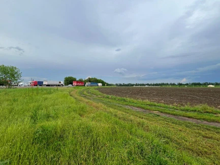 Земельный участок под аграрный бизнес в пригороде г. Краснодара.