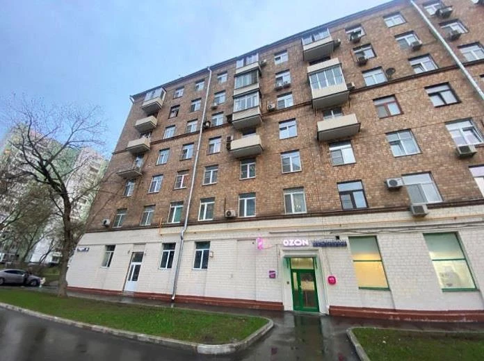 Помещение на первом этаже 383.50 кв.м у метро Рижская