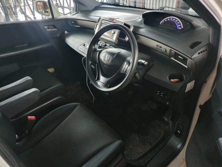 Минивэн - Honda Freed Spike, 2012 г, г. Краснодар