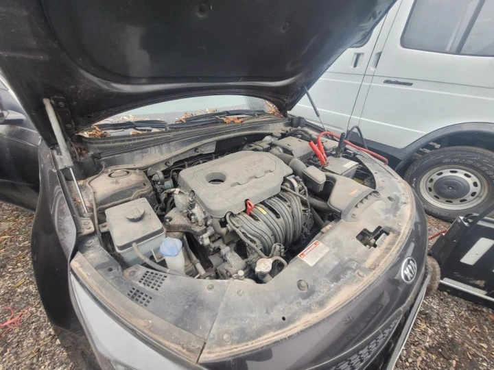 Автомобиль KIA OPTIMA, 2018, Идентификационный номер: XWEGW413BJ0006542, принадлежащий Продавцу на праве собственности, что подтверждается Договором купли-продажи № ОВ/Ф-39512-02-01-С-01 от 28.04.2018 г.