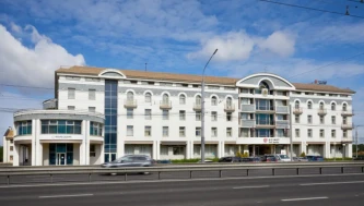 Гостиница 4* в  г. Ярославле, на Московском пр-те, д. 10/15, с земельным участком