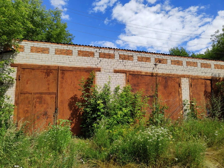 Имущественный комплекс в Курской области, Фатежский р-н, с. Верхний Любаж, ул. Первомайская, д. 34