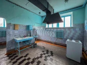 Имущественный комплекс в составе 4 объектов недвижимости и земельного участка по адресу: Липецкая область, Усманский район, с. Пластинки, ул. Центральная, д. 17
