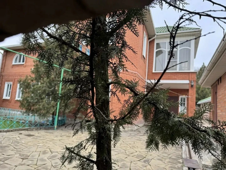 1/2 доли в праве собственности на жилой дом Ростовская обл., г. Новочеркасск, ул. Железнодорожная, д. 93в