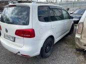 Volkswagen Touran, белый, 2012 года выпуска, VIN WVGZZZ1TZCW077889. г.Уфа.