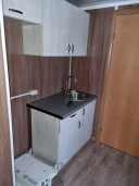 Мобильное здание на прицепе тракторном Мод.89963-08, 2022, Идентификационный номер: 06515, принадлежащий Продавцу на праве собственности, что подтверждается Договором купли-продажи № ОВ/Ф-30605-21-01-С-01 от 19.09.2022 г.