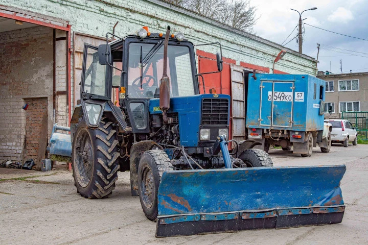 Трактор Беларус-82.1, 2015 года выпуска; заводской № машины (рамы): 808212525; двигатель №908516; коробка передач №555293; цвет: синий