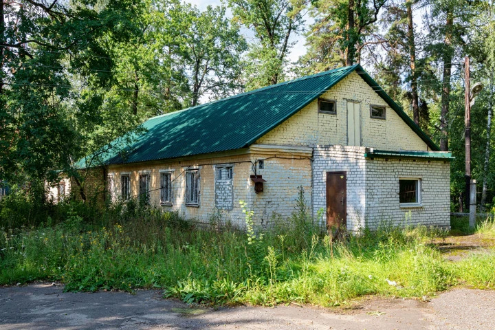 Имущественный комплекс в составе которого: Земельный участок общей площадью 14 611 кв.м. и 3 объекта недвижимости, расположенный по адресу: Липецкая область, г. Липецк, ул. Писарева, д. 2а