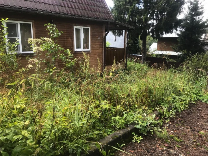 Двухэтажный деревянный дом площадью 92,9 кв. м, расположенный на земельном участке - 600 кв. м. в дер. Медведково Волоколамского района МО
