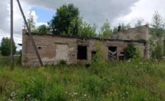 Нежилое здание, 1-этажное, площадь 405,1  кв. м, земельный участок, пл. 1550 кв.м., : Ярославская обл., Некрасовский р-н, Боровской сельский округ, д. Яснищи