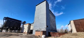 Нежилое здание (кормоцех) - 746,2 кв. м, нежилое здание (кормосклад) - 1 108 кв. м, земельный участок 2 605 +/-34 кв. м, земельный участок - 1 828 +/- 28 кв. м, адрес: Вологодская обл., р-н Череповецкий, п. Малечкино