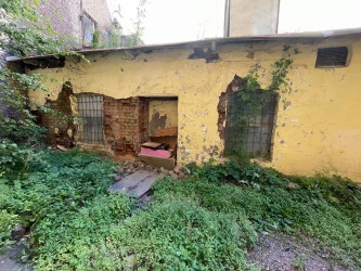 Здание 63,7 кв.м с участком на Марата