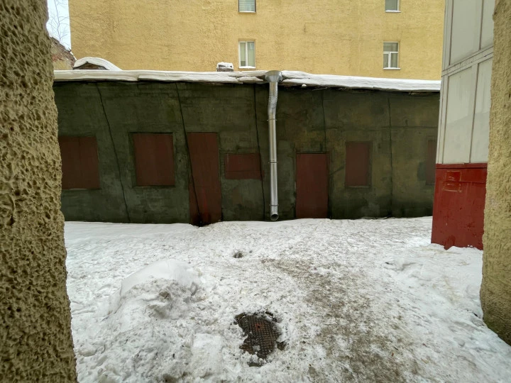 Здание с участком в Адмиралтейском районе