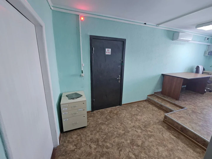 Нежилые помещения 64,6 кв.м. и доля з/у в Липецкой области, Усманский р-н, с. Сторожевое