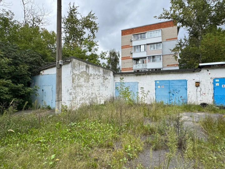 5 нежилых зданий и земельный участок 986 кв.м. по адресу: Нижегородская область, г. Дзержинск, пер. Тупиковый, д. 33а