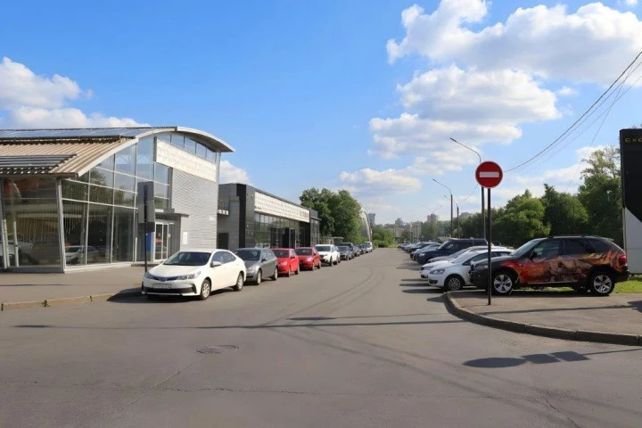 Дилерский центр по продаже автомобилей на пр. Стачек