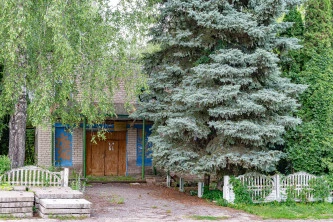 Нежилое здание 629 кв.м. с земельный участком 1 111 кв.м. в д. Ясенок Липецкой области.
