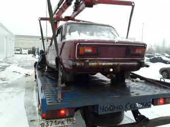 Лот 3. ВАЗ, гос. номер Е955ХВ98, красный