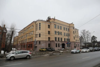 Бизнес-центр с участком в Выборгском районе