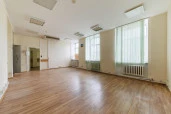 Продажа помещения с земельным участком в центре города.