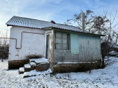 Здание 61,6 кв.м и земельный участок в Курской области, с. Зуевка