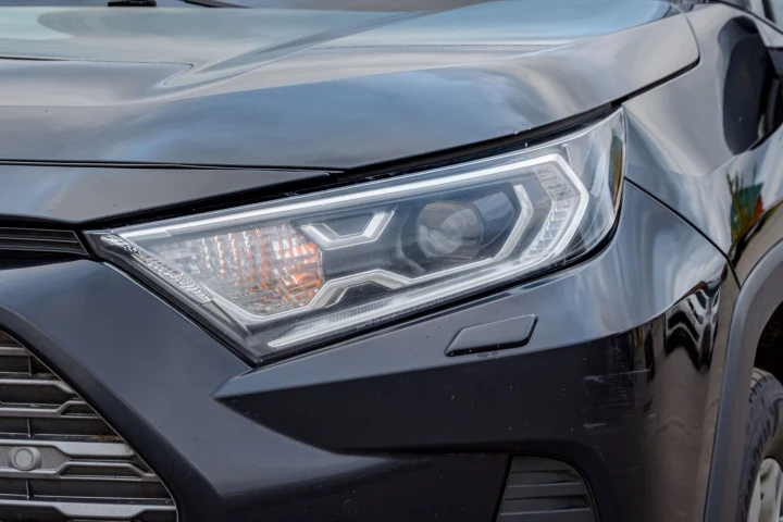 Легковой автомобиль, марка, модель ТС: Toyota, RAV4, 2022 года выпуска; идентификационный номер (VIN): XW7D13FV70S037966; модель, №двигателя: A25A, 0B44990, цвет кузова: черный.