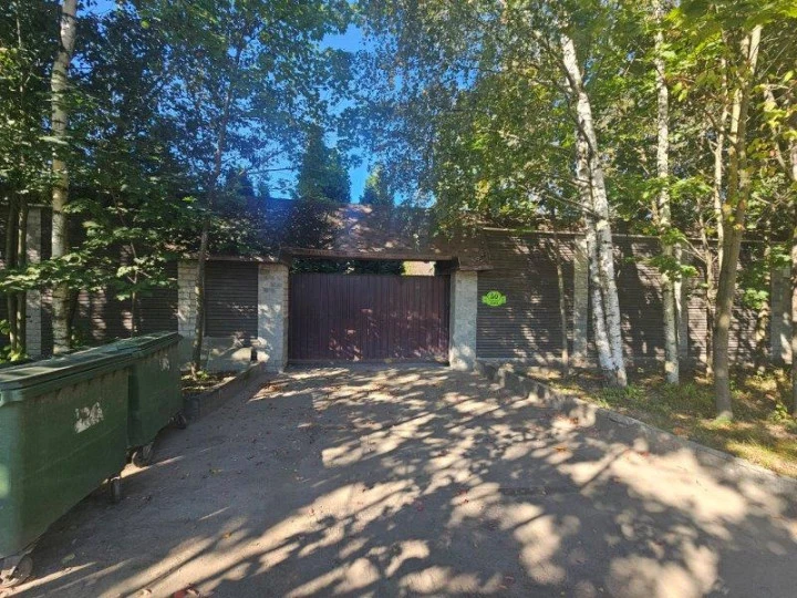 Коттедж  318,3 кв. м с участком 1 200 кв. м в дер. Аро