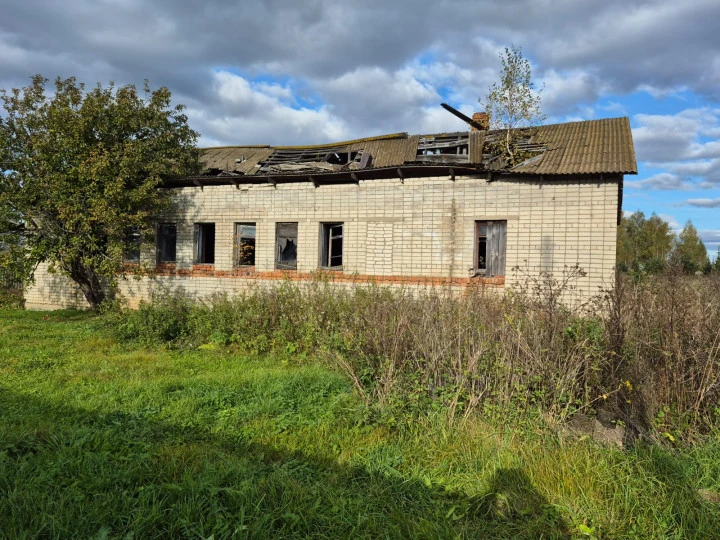 Нежилое здание, 1-этажное, площадь 183,8 кв.м, земельный участок, площадь 452 кв.м: Ярославская область, р-н Переславский, с. Дубровицы, ул. Крутец, д. 19