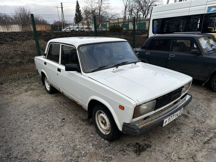 Легковой автомобиль LADA 2105, 2010 года выпуска, гос. номер Р 177 ТК 31 RUS, идентификационный номер (VIN) - XTA210540A2190851, модель, номер двигателя  21067, 9697888, цвет кузова  белый.