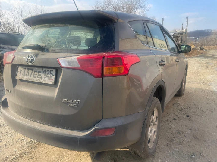Автомобиль легковой TOYOTA RAV 4 2015 года выпуска