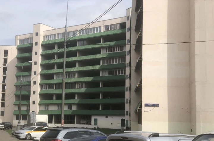Машиноместа в наземном паркинге на ул. Рудневка, д. 43А, ВАО