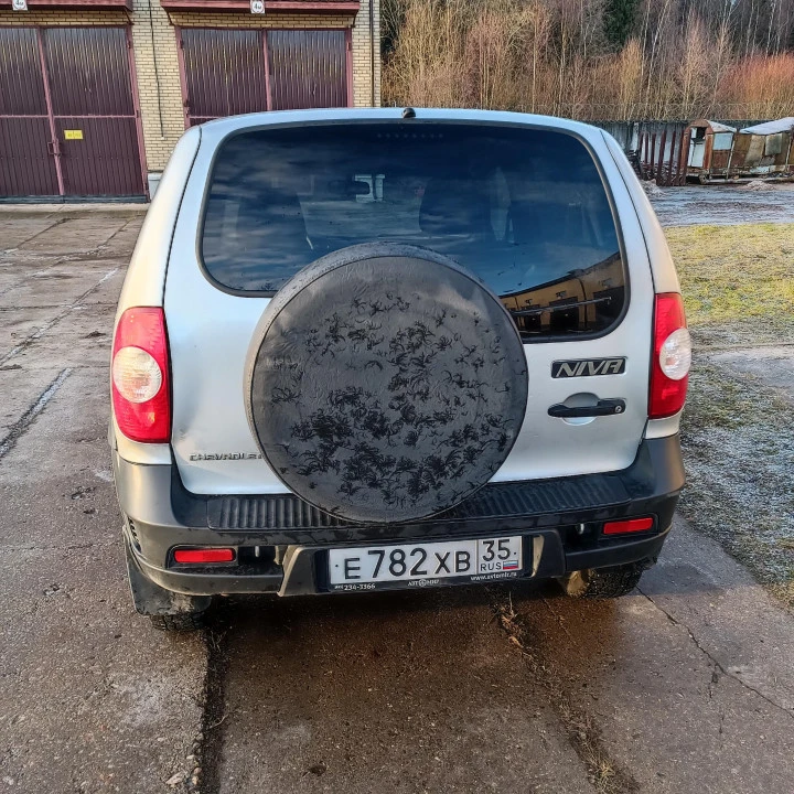 Автомобиль легковой CHEVROLET NIVA